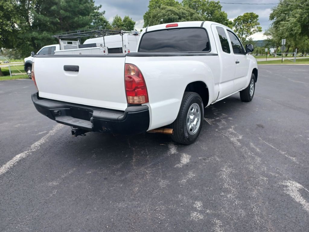 2015 Toyota Tacoma Image 3