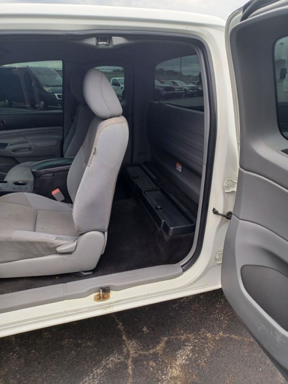 2015 Toyota Tacoma Image 6