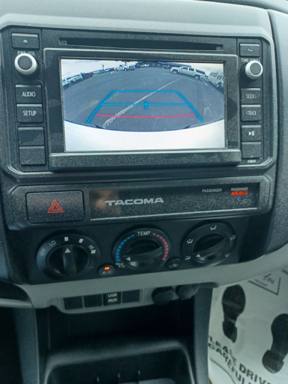 2015 Toyota Tacoma Image 9