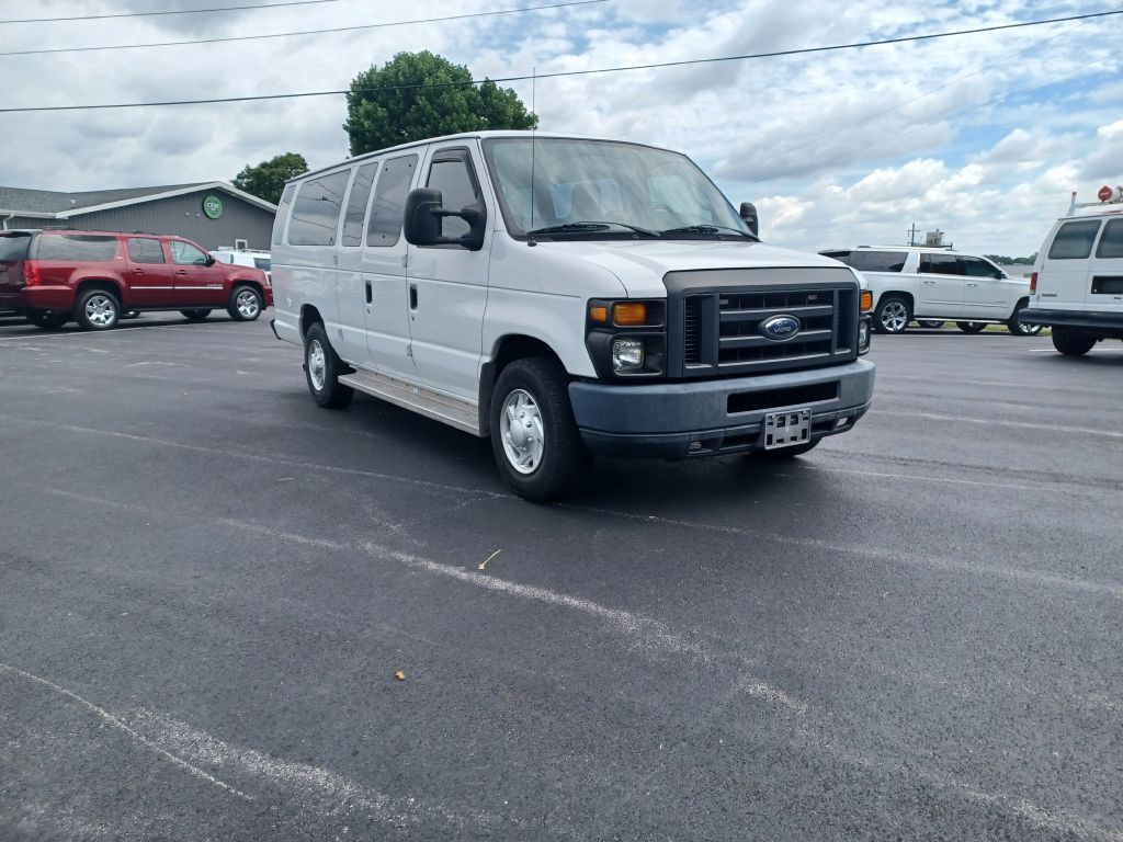 2013 Ford Econoline Image 1