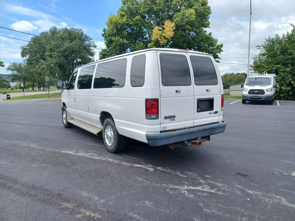 2013 Ford Econoline Image 4