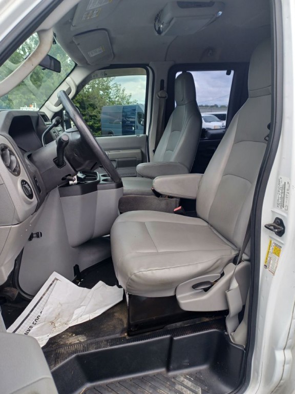 2013 Ford Econoline Image 8