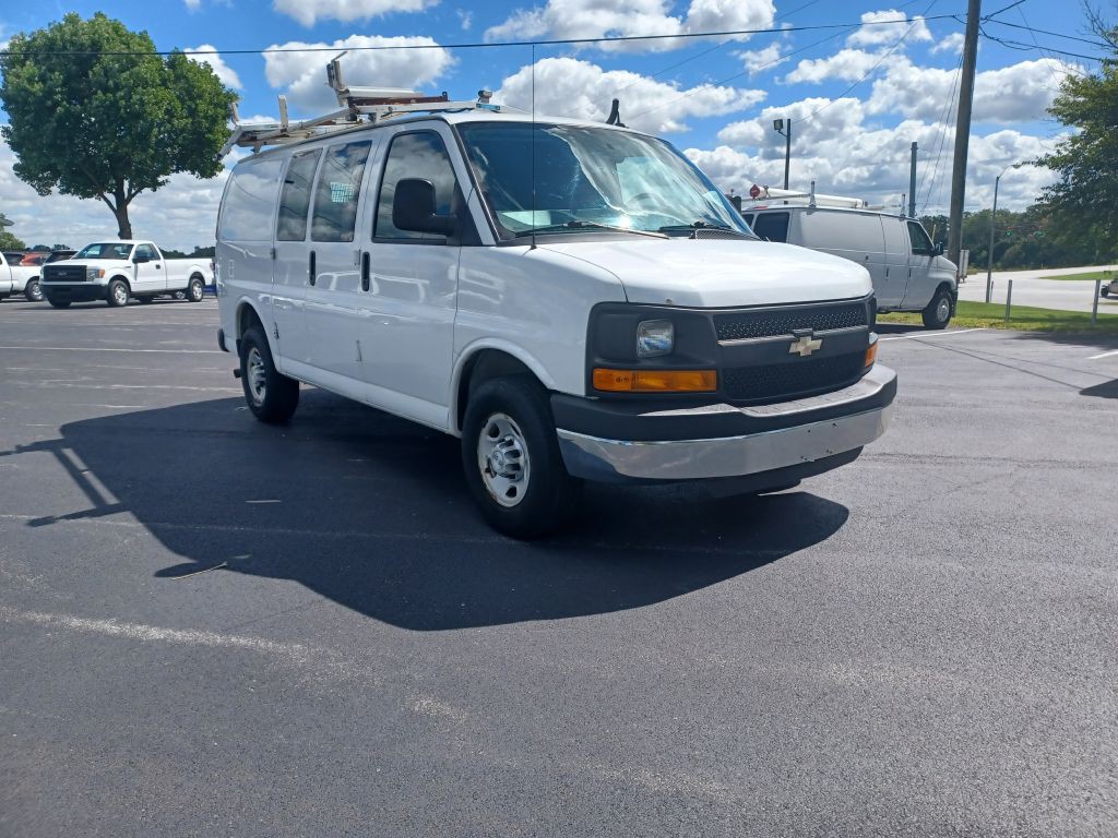 2015 Chevrolet Express Image 1