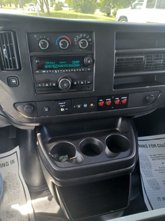 2015 Chevrolet Express Image 9