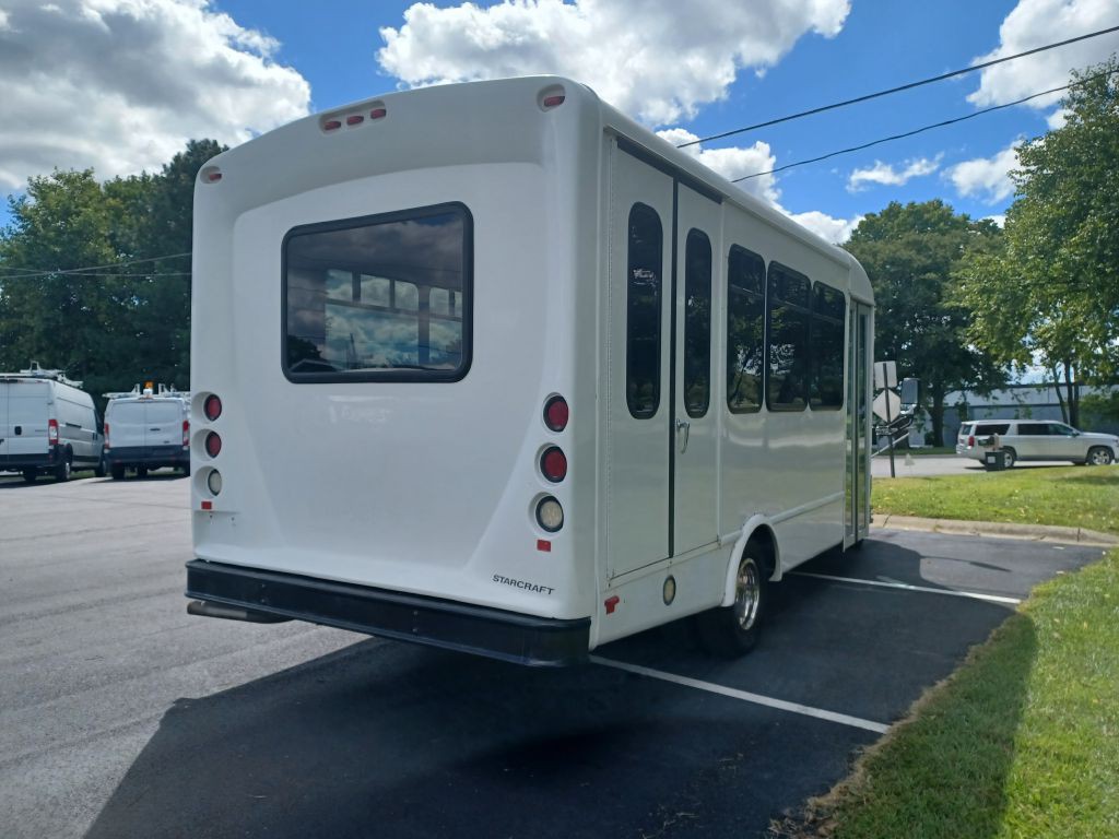 2015 Ford Econoline Image 3