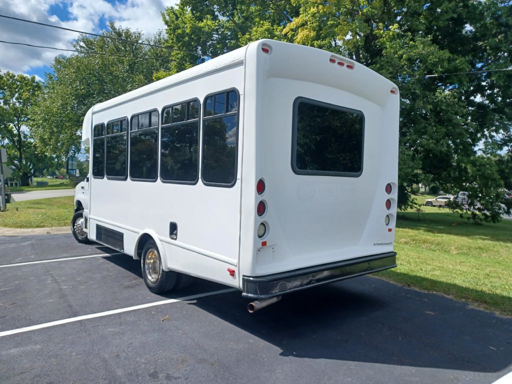 2015 Ford Econoline Image 4