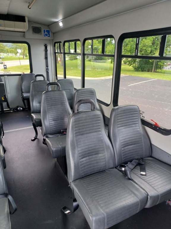 2015 Ford Econoline Image 7