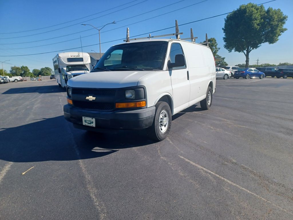 2011 Chevrolet Express Image 2