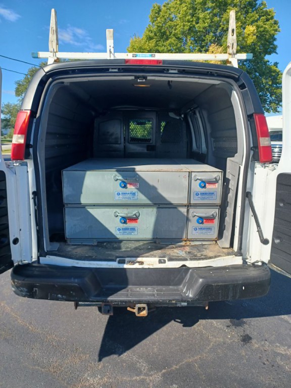 2011 Chevrolet Express Image 5