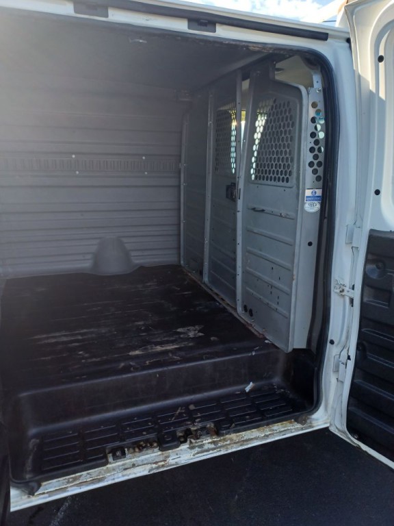 2011 Chevrolet Express Image 6