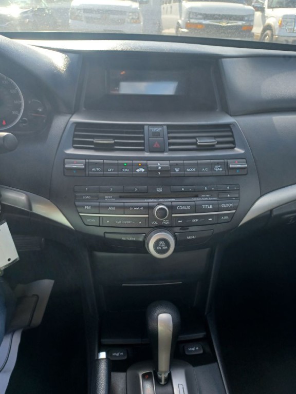 2009 Honda Accord Image 8