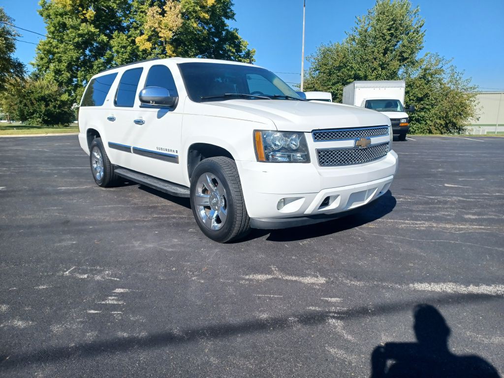 2008 Chevrolet Suburban Image 1