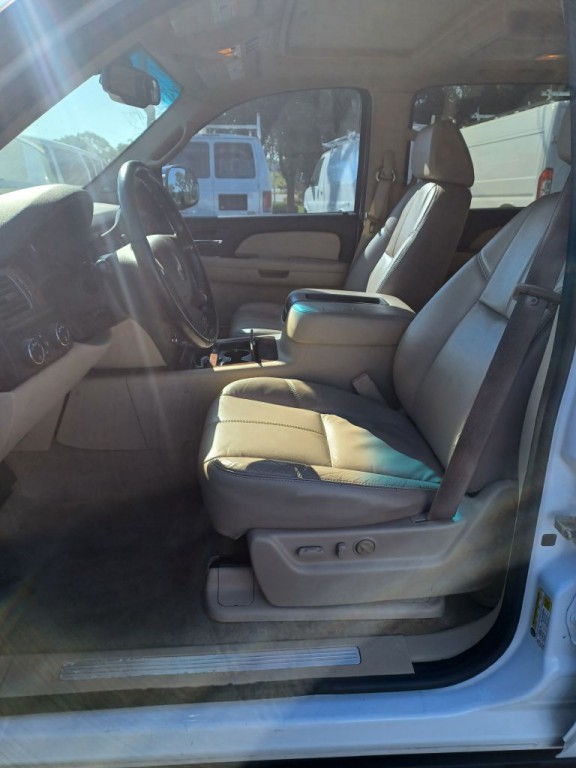 2008 Chevrolet Suburban Image 5