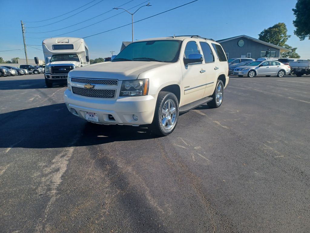 2012 Chevrolet Tahoe Image 2