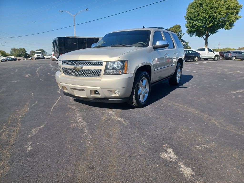 2011 Chevrolet Tahoe Image 2