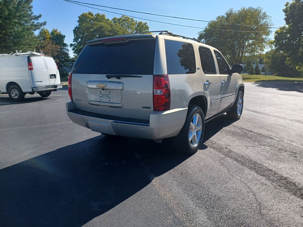 2011 Chevrolet Tahoe Image 3