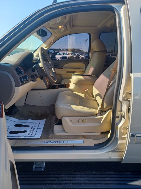 2011 Chevrolet Tahoe Image 5