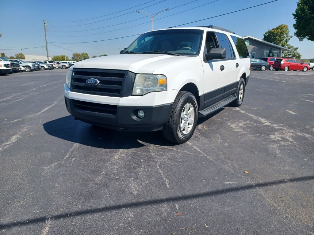 2010 Ford Expedition Image 2
