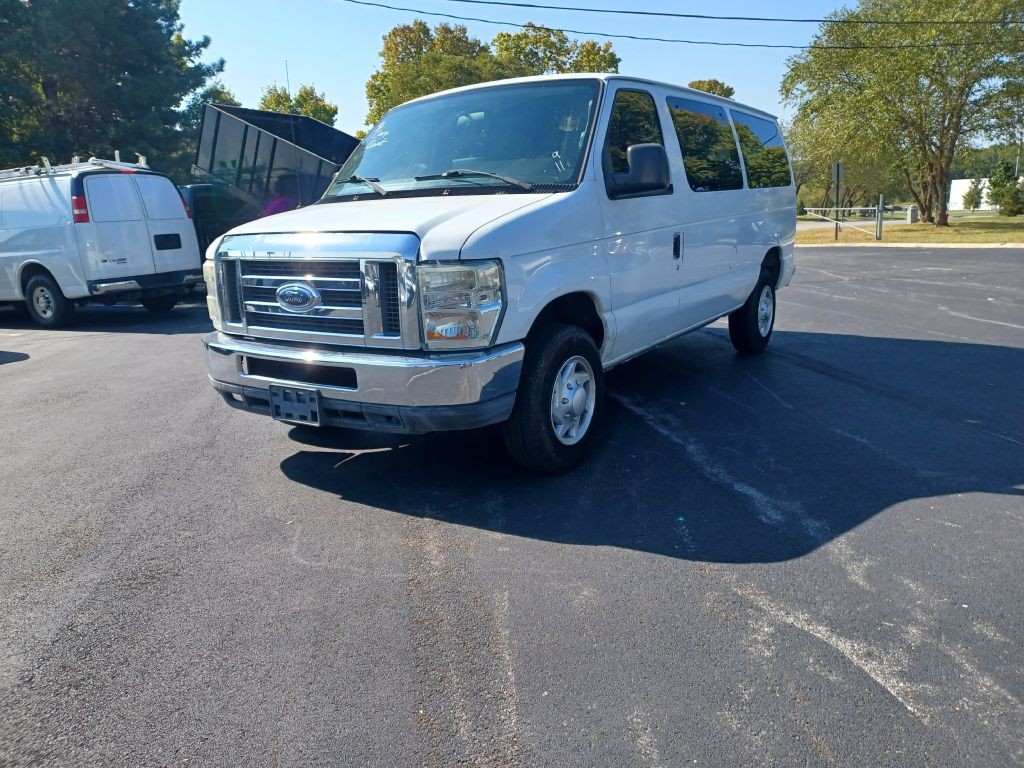 2011 Ford Econoline Image 2