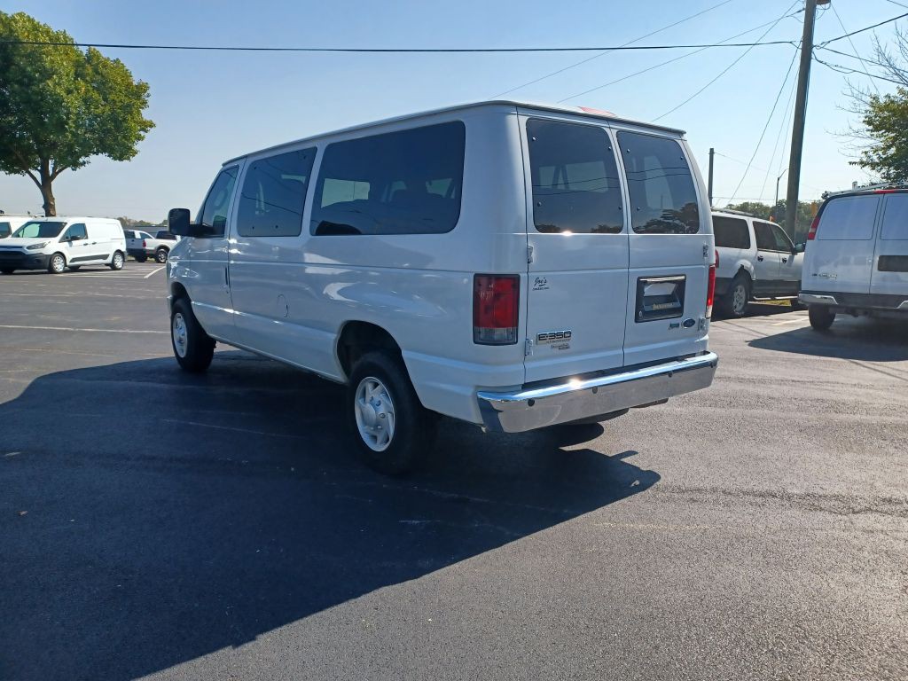 2011 Ford Econoline Image 4