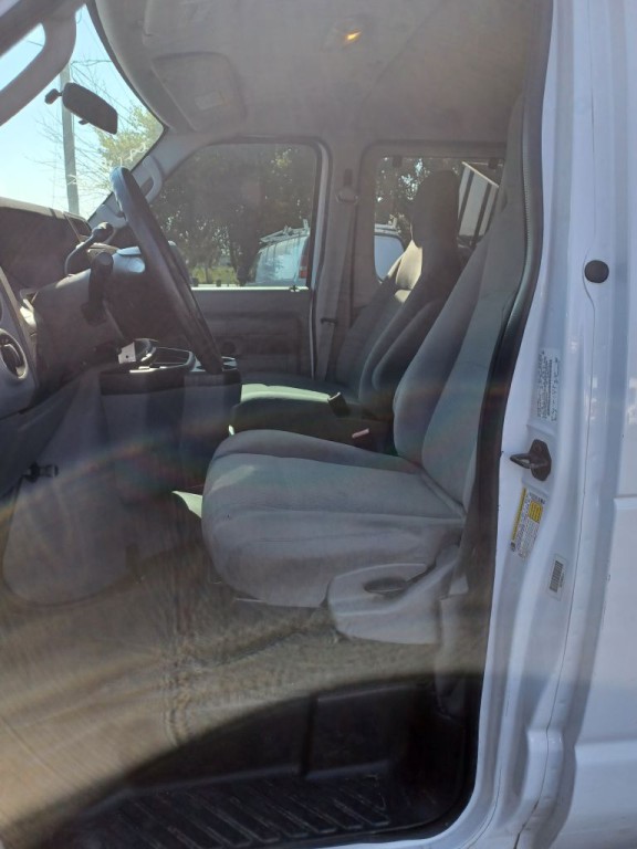 2011 Ford Econoline Image 5