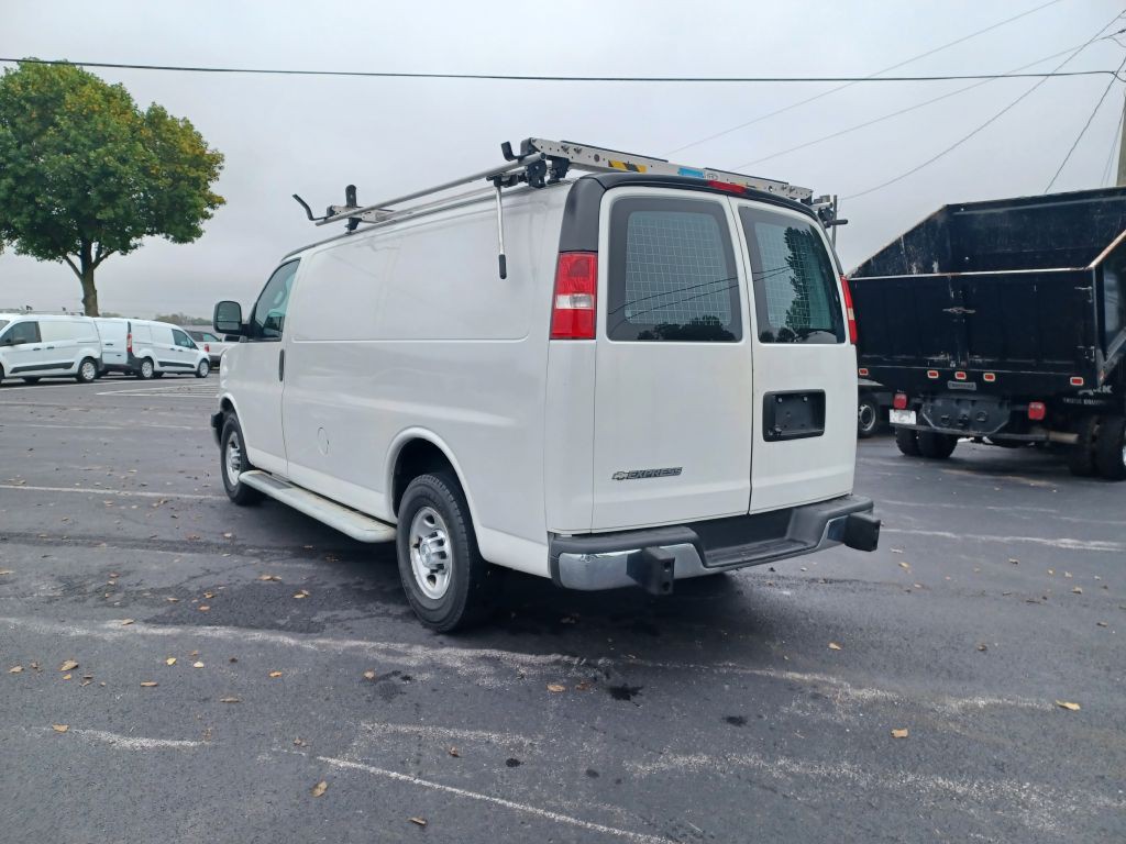 2018 Chevrolet Express Image 4