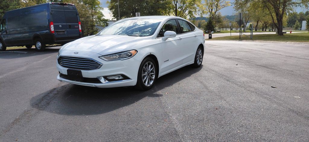 2017 Ford Fusion Image 2