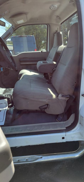 2010 Ford F-250 Image 6