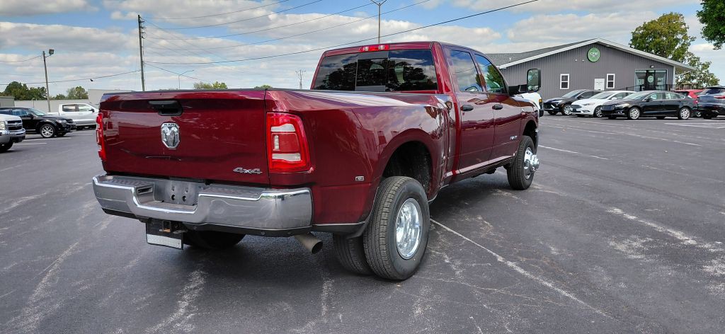 2021 RAM 3500 Image 3