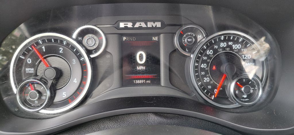 2021 RAM 3500 Image 11