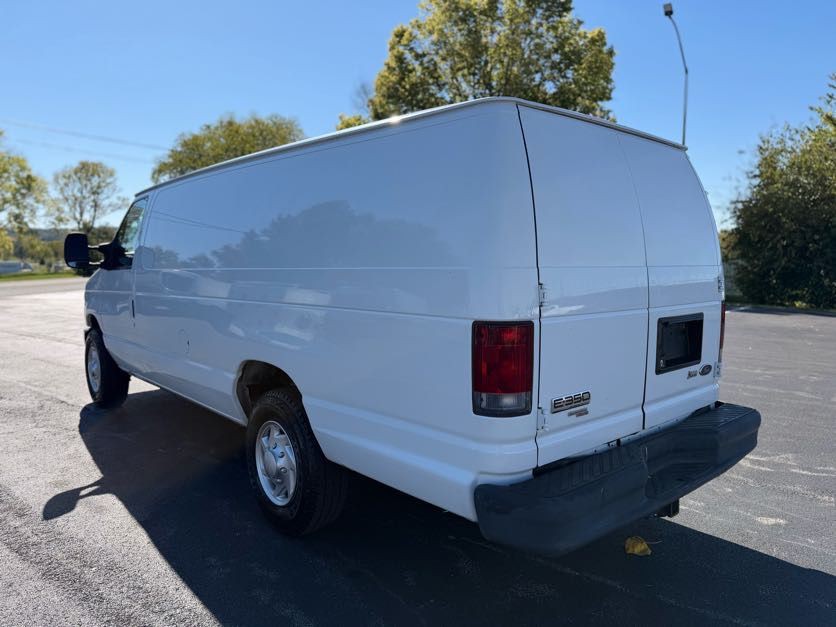 2012 Ford Econoline Image 4