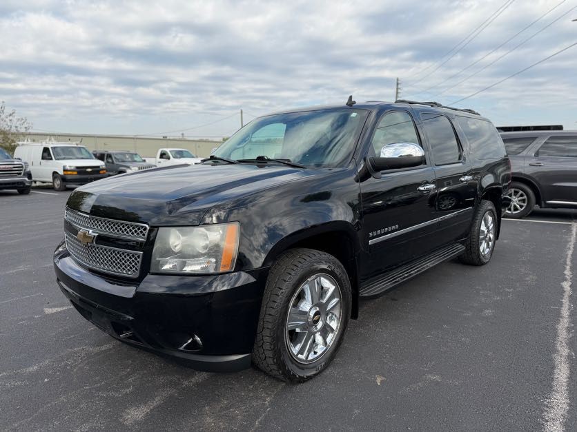 2009 Chevrolet Suburban Image 2