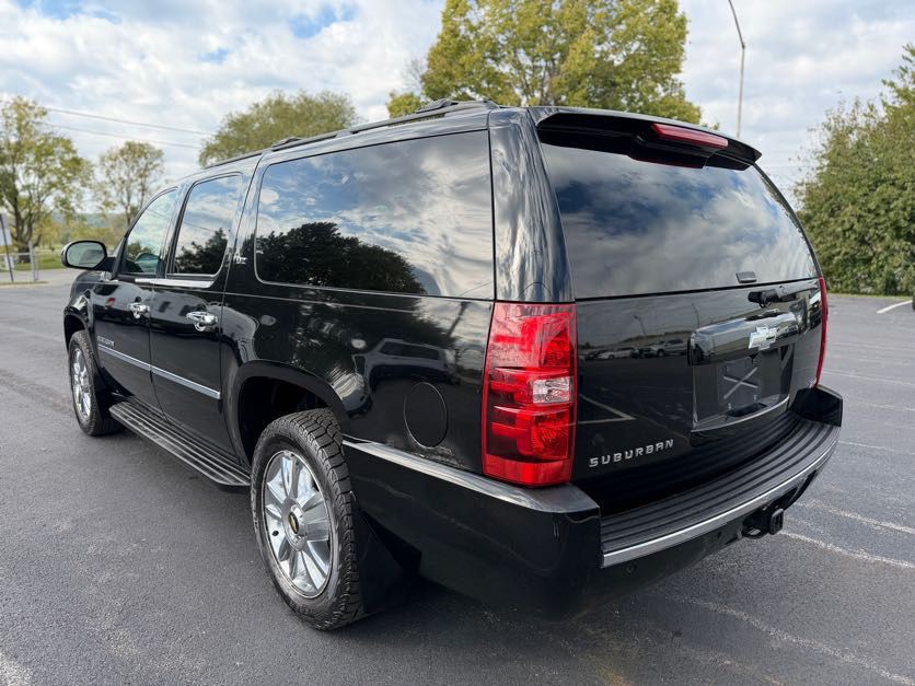 2009 Chevrolet Suburban Image 3