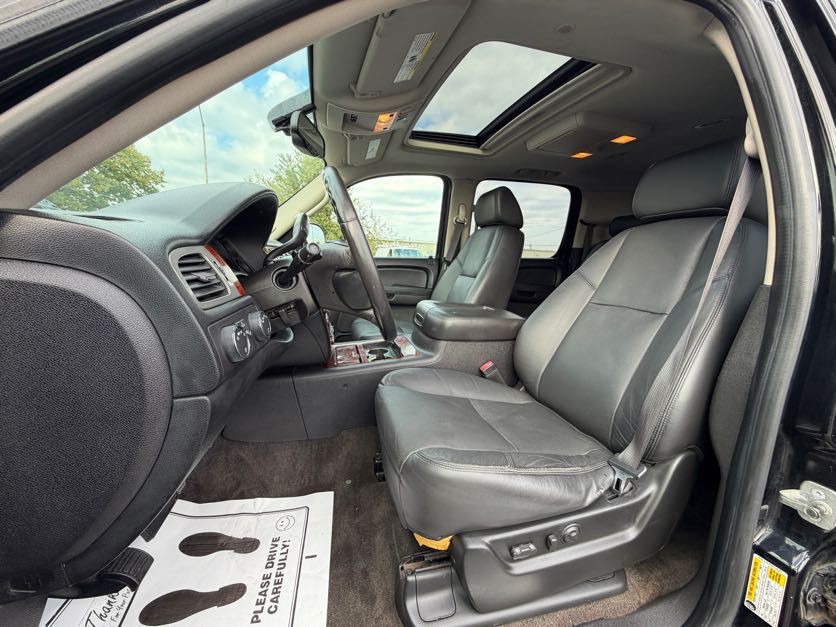 2009 Chevrolet Suburban Image 6