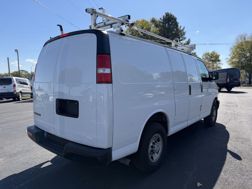 2021 Chevrolet Express Image 4