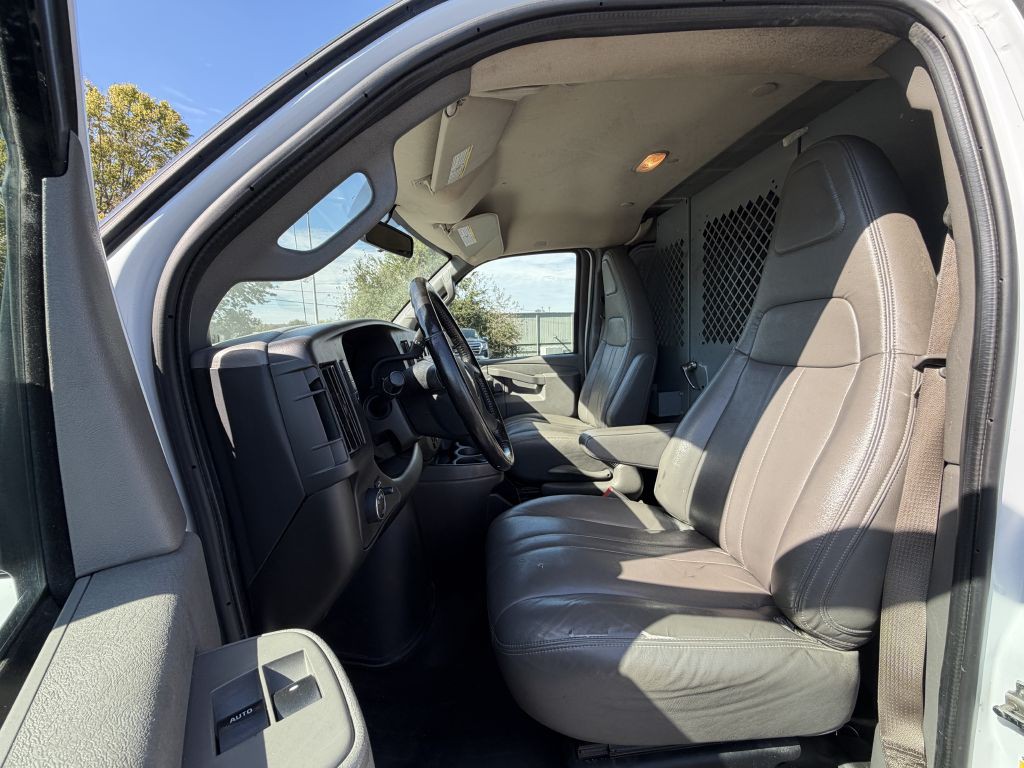 2021 Chevrolet Express Image 8