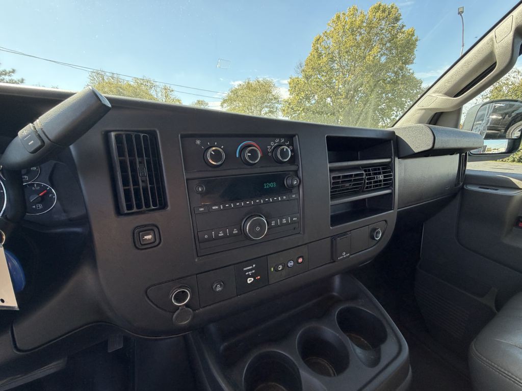 2021 Chevrolet Express Image 10
