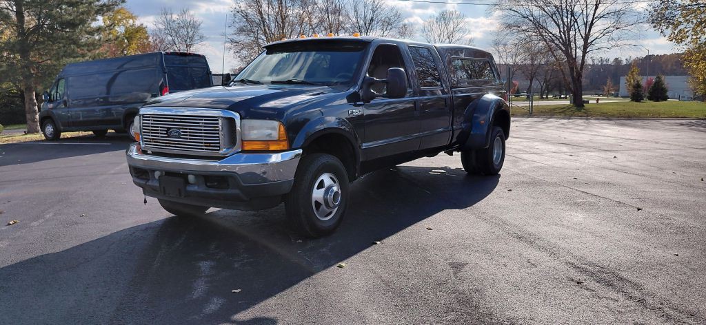 2001 Ford F-350 Image 2