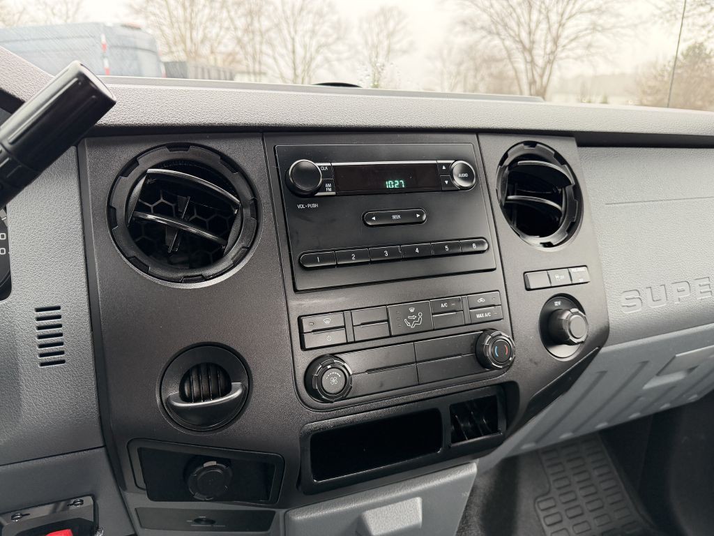 2011 Ford F-250 Image 8