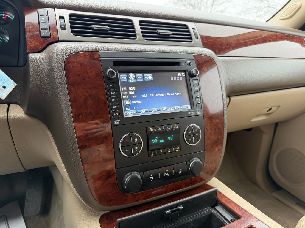 2013 Chevrolet Avalanche Image 8