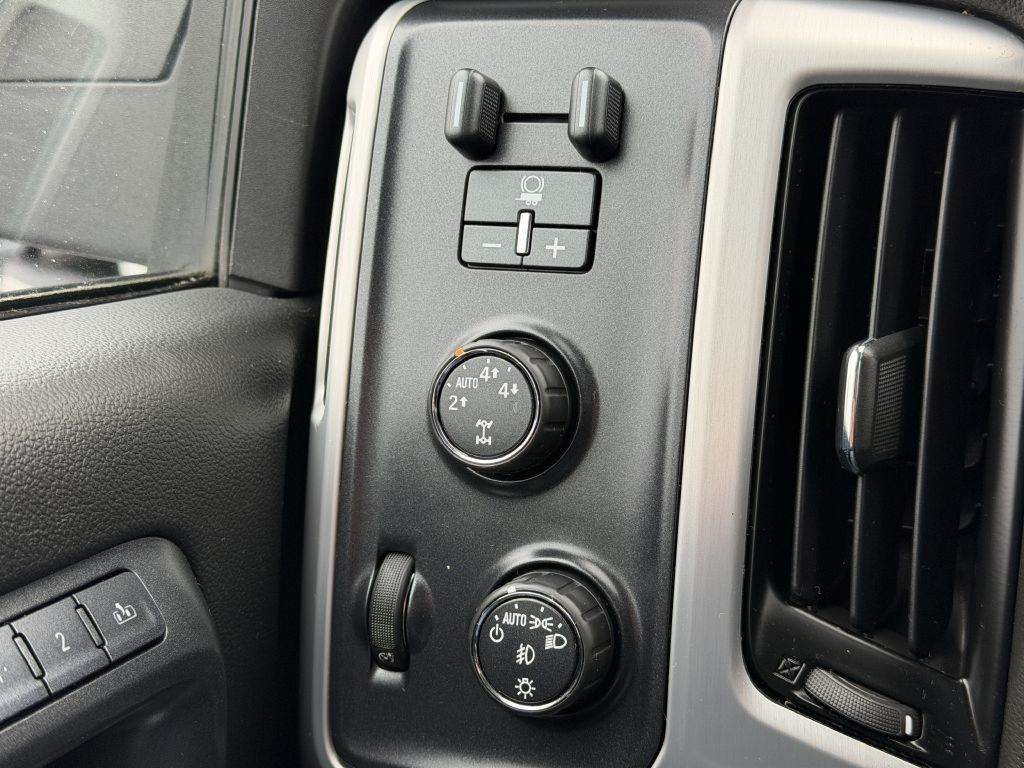 2015 GMC Sierra Image 12