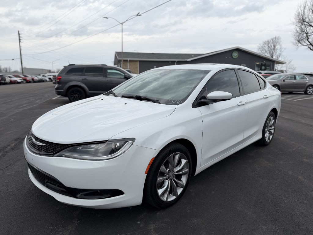 2015 Chrysler 200 Image 2
