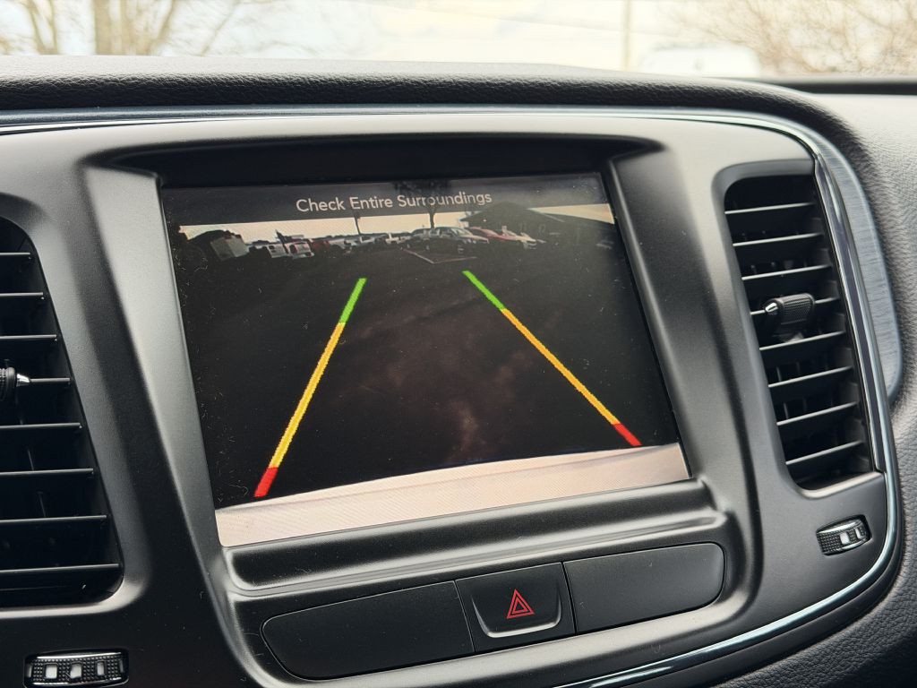 2015 Chrysler 200 Image 8