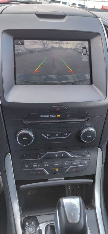 2015 Ford Edge Image 9