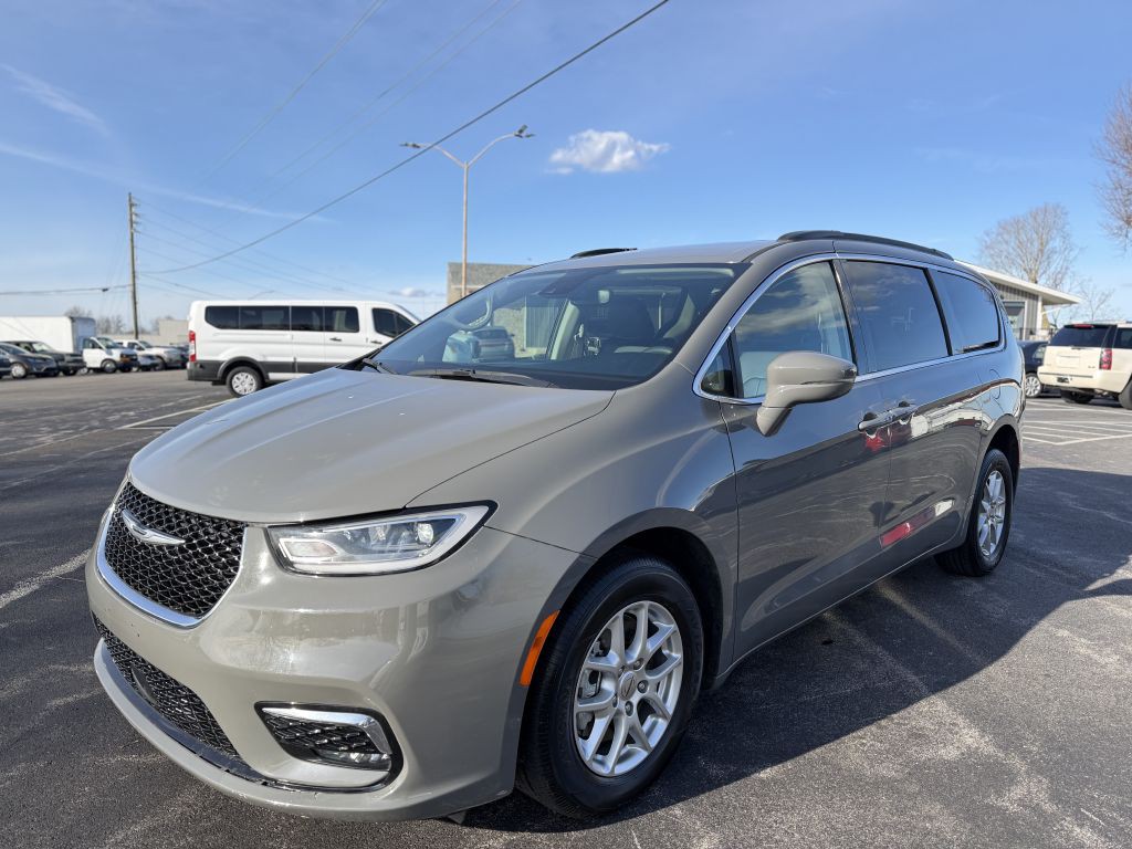 2022 Chrysler Pacifica Image 3