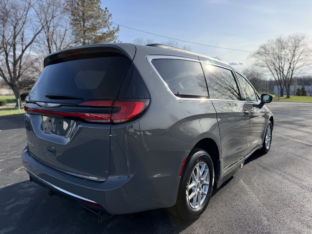 2022 Chrysler Pacifica Image 5