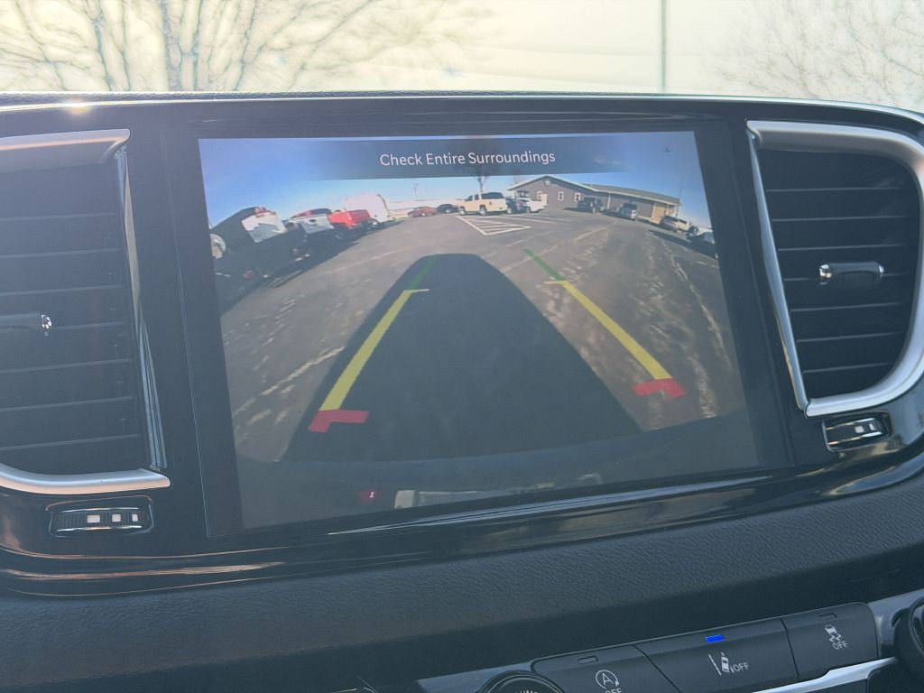2022 Chrysler Pacifica Image 9