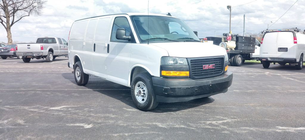 2020 GMC Savana Image 1