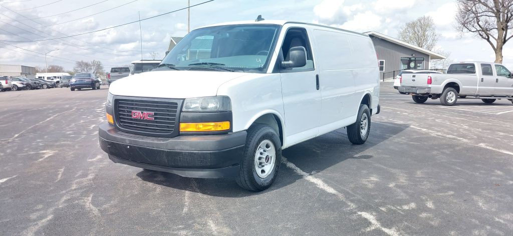 2020 GMC Savana Image 2