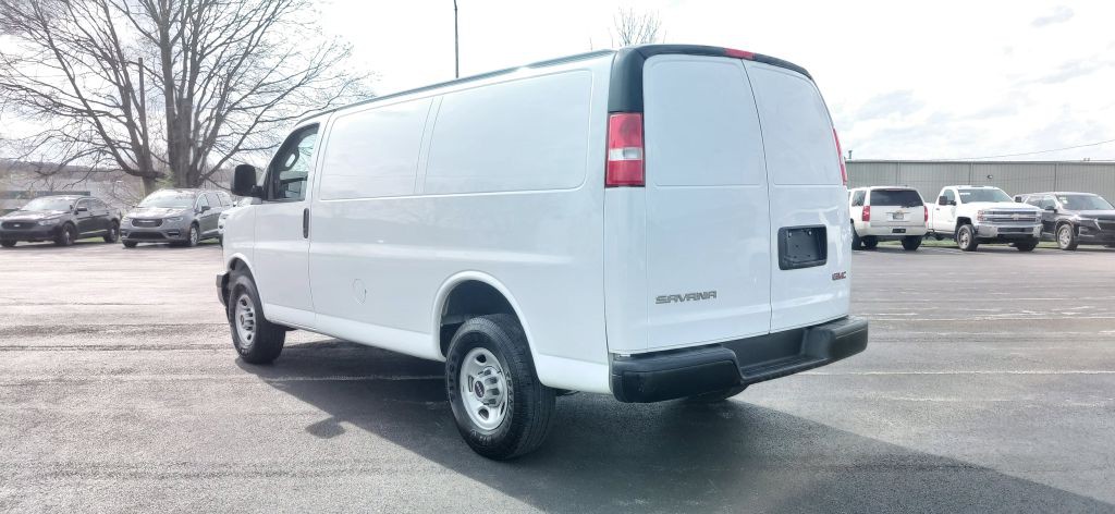 2020 GMC Savana Image 4